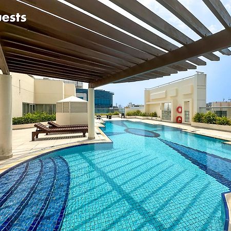 Appartamento Higuests - Deiras Lucky Find, 5-Min To The Airport Dubai Esterno foto