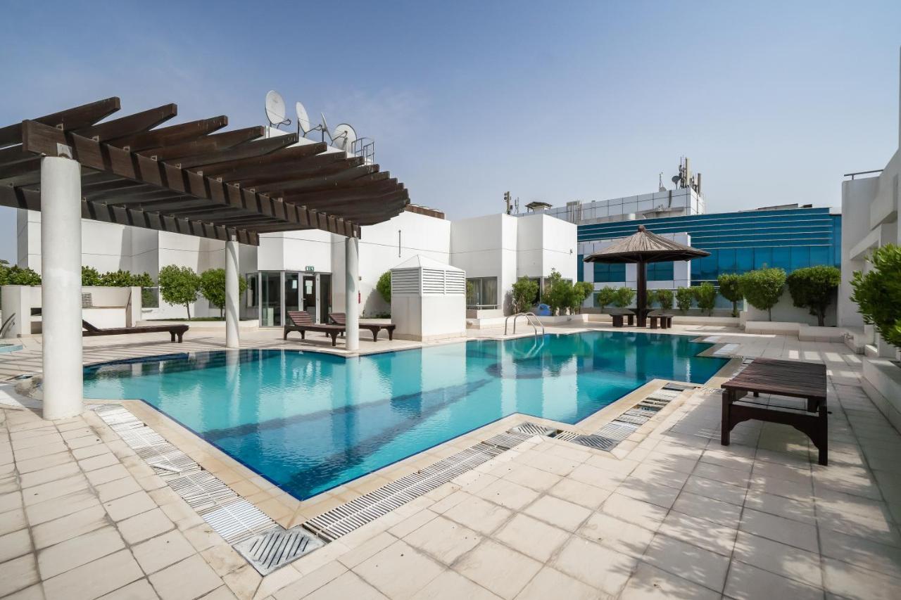 Appartamento Higuests - Deiras Lucky Find, 5-Min To The Airport Dubai Esterno foto